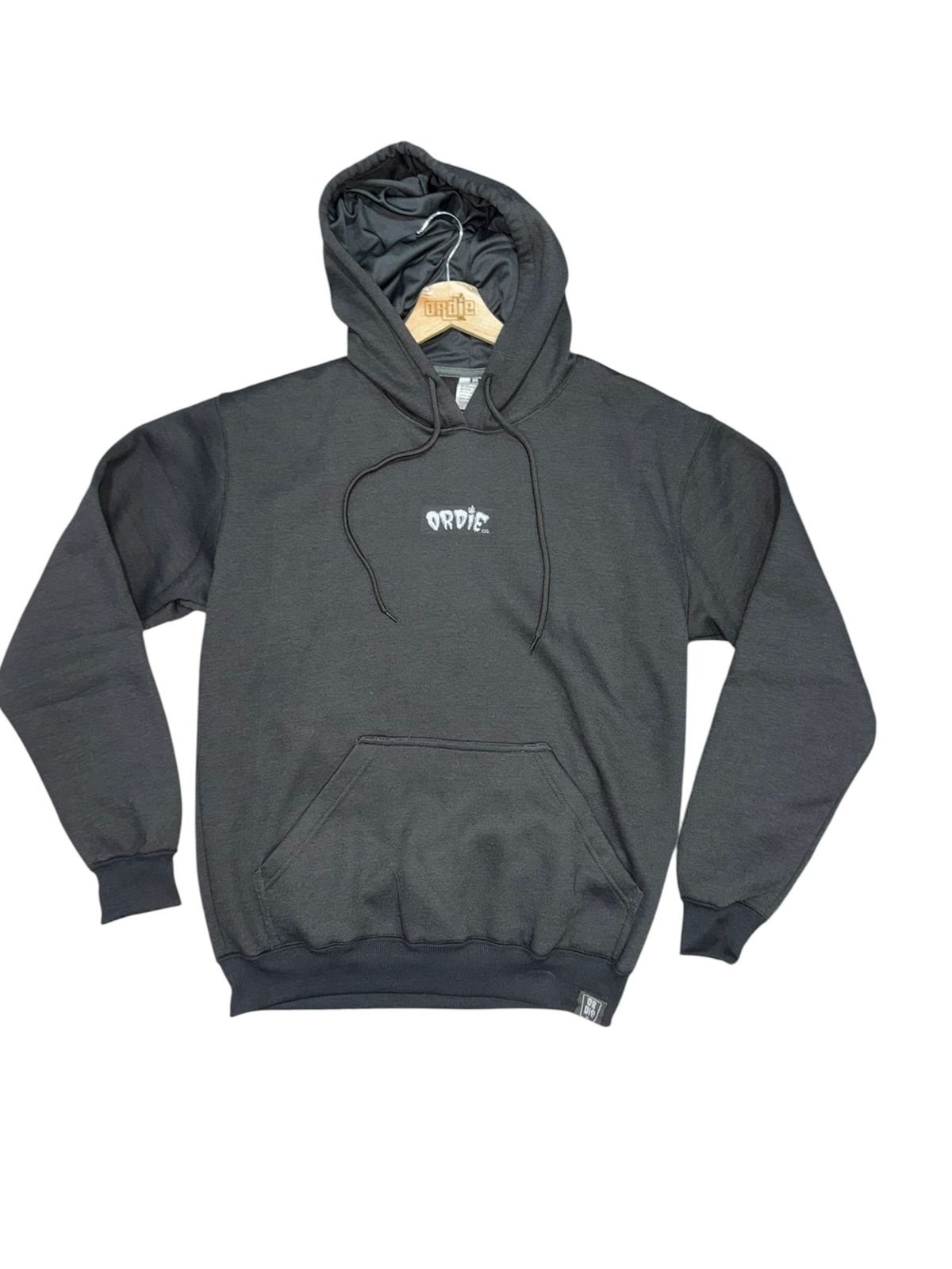 Moletom Canguru ORDiE CO. 3 Cabos Preto com Logo Bordado e Silk nas Mangas - Imagem 7