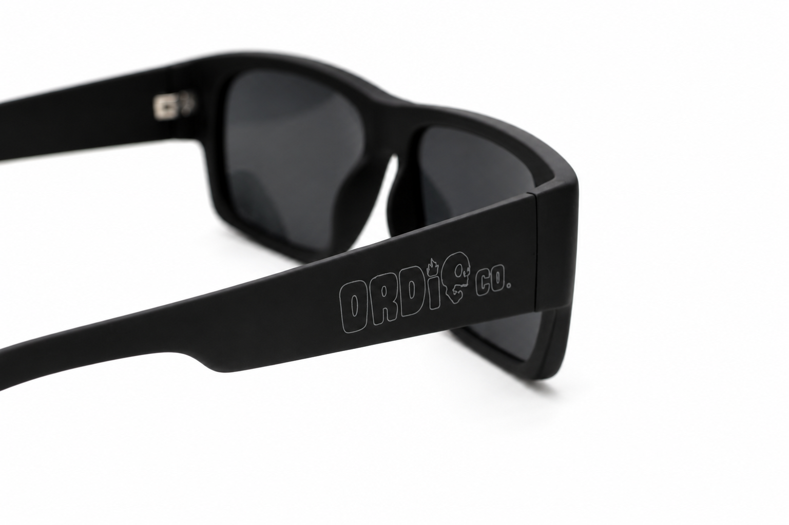 Óculos de Sol Preto Fosco com Lente Gray Polarized MT8658 166 - Imagem 4