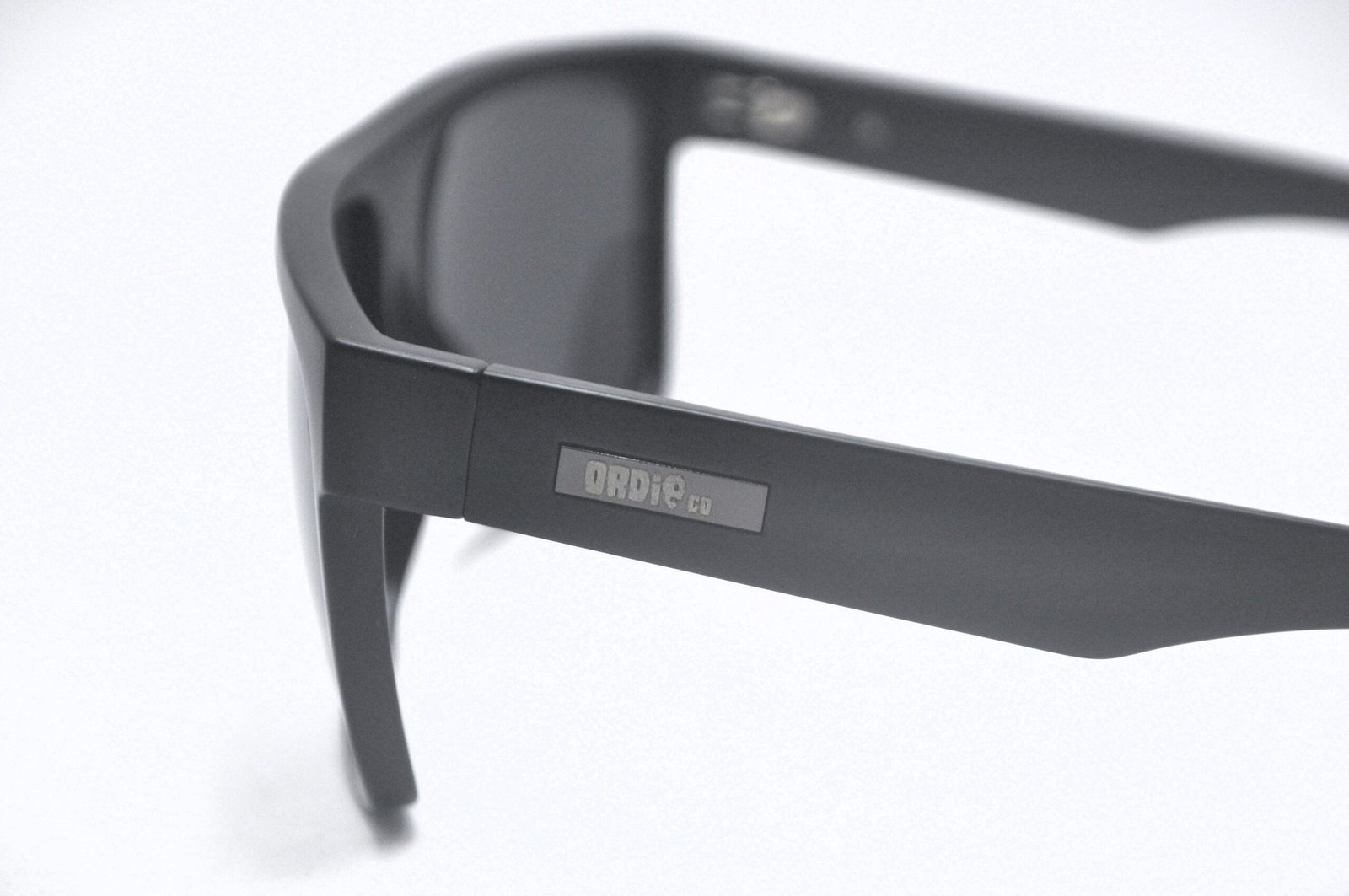 Óculos de Sol Preto Fosco com Lente Gray Polarized DP2119 C2 - Imagem 8