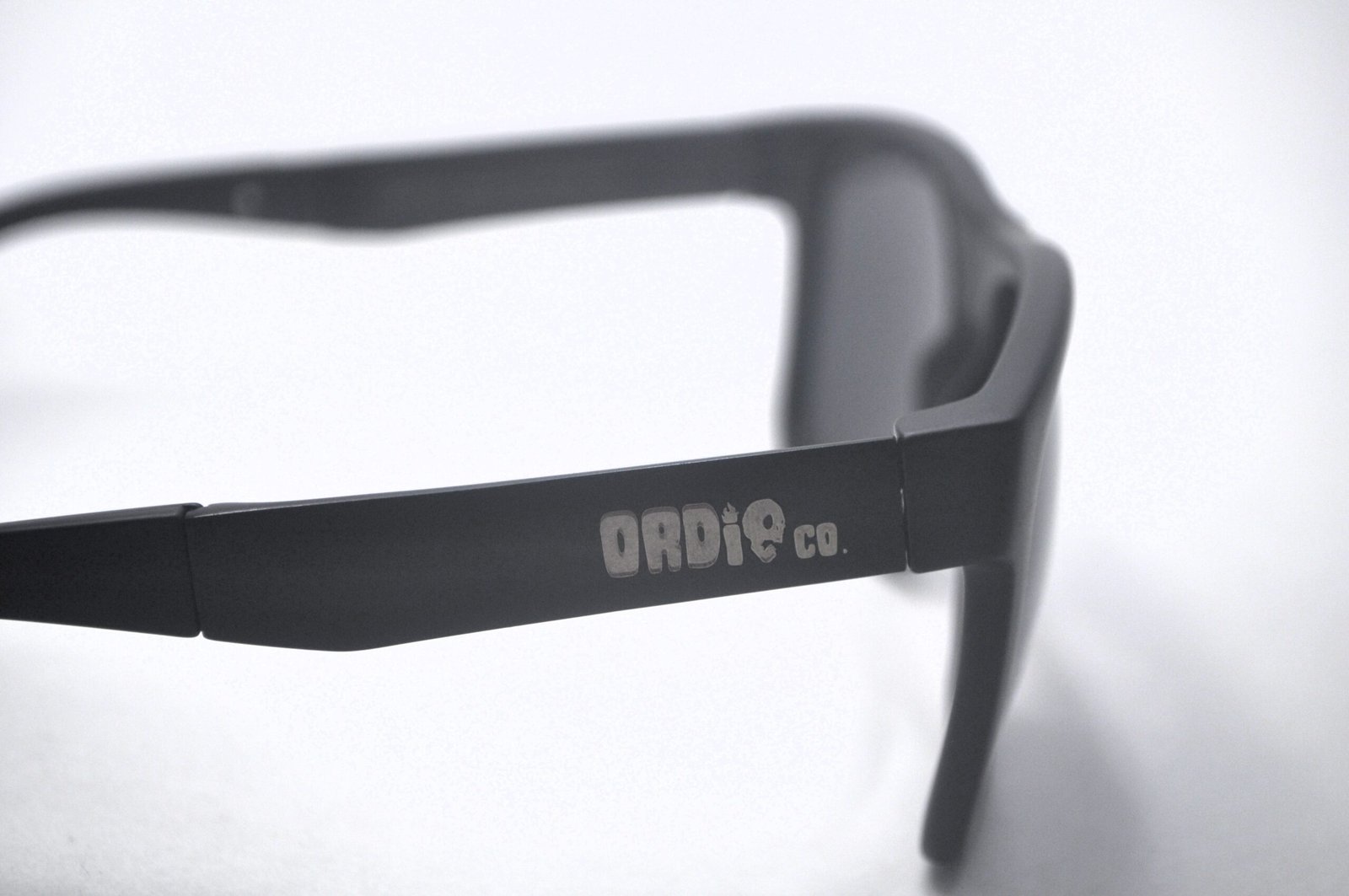 Óculos de Sol Preto Fosco com Lente Gray Polarized DP2123 C18 - Imagem 7