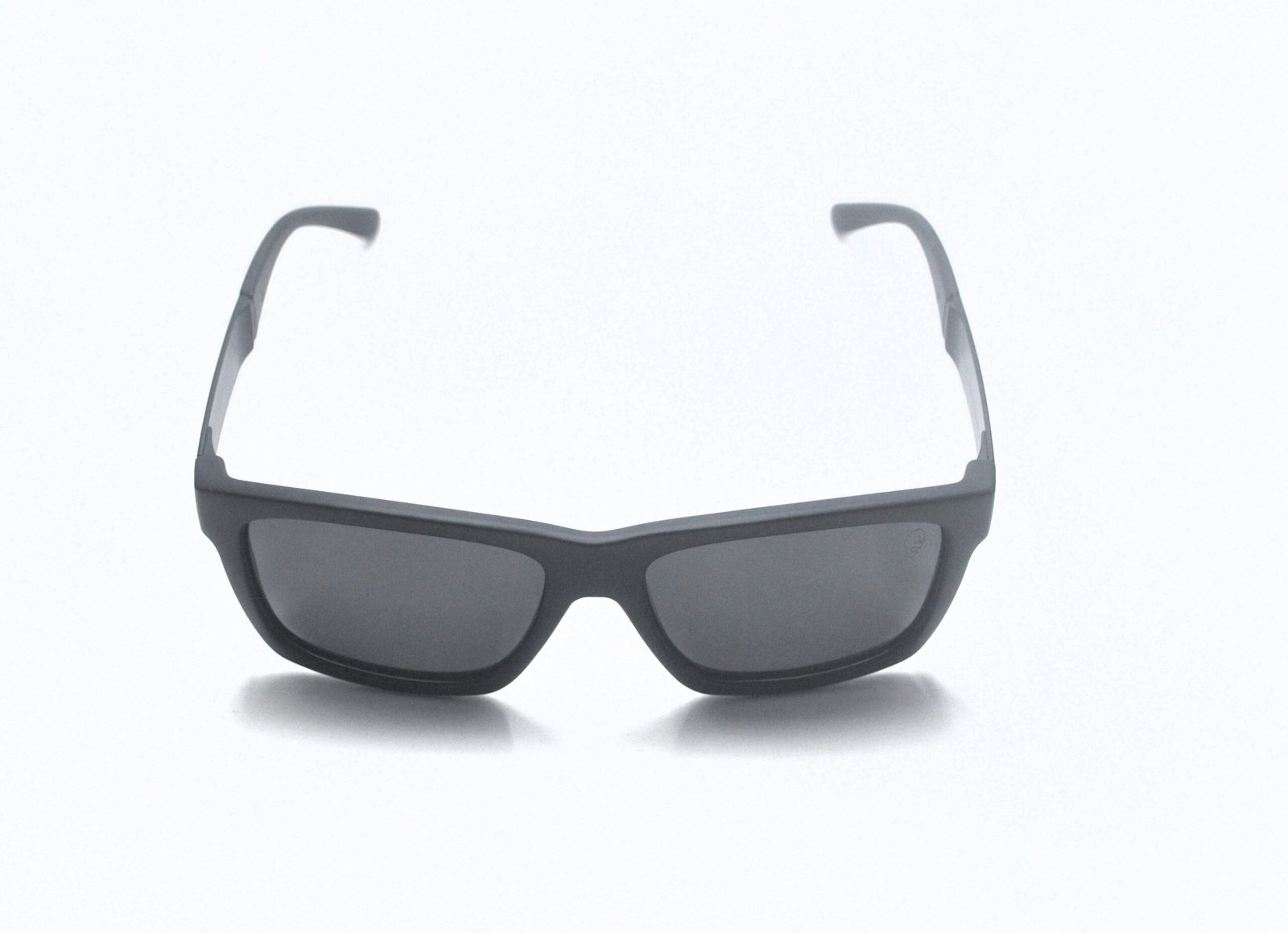 Óculos de Sol Preto Fosco com Lente Gray Polarized DP2123 C18 - Imagem 6