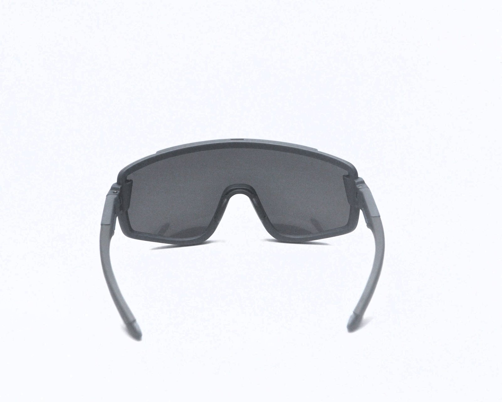 Óculos de Sol ORDIE,PRETO FOSCO/CINZA INTERNO, Modelo: MP9291 A790 SPORT Polarizado - Imagem 4