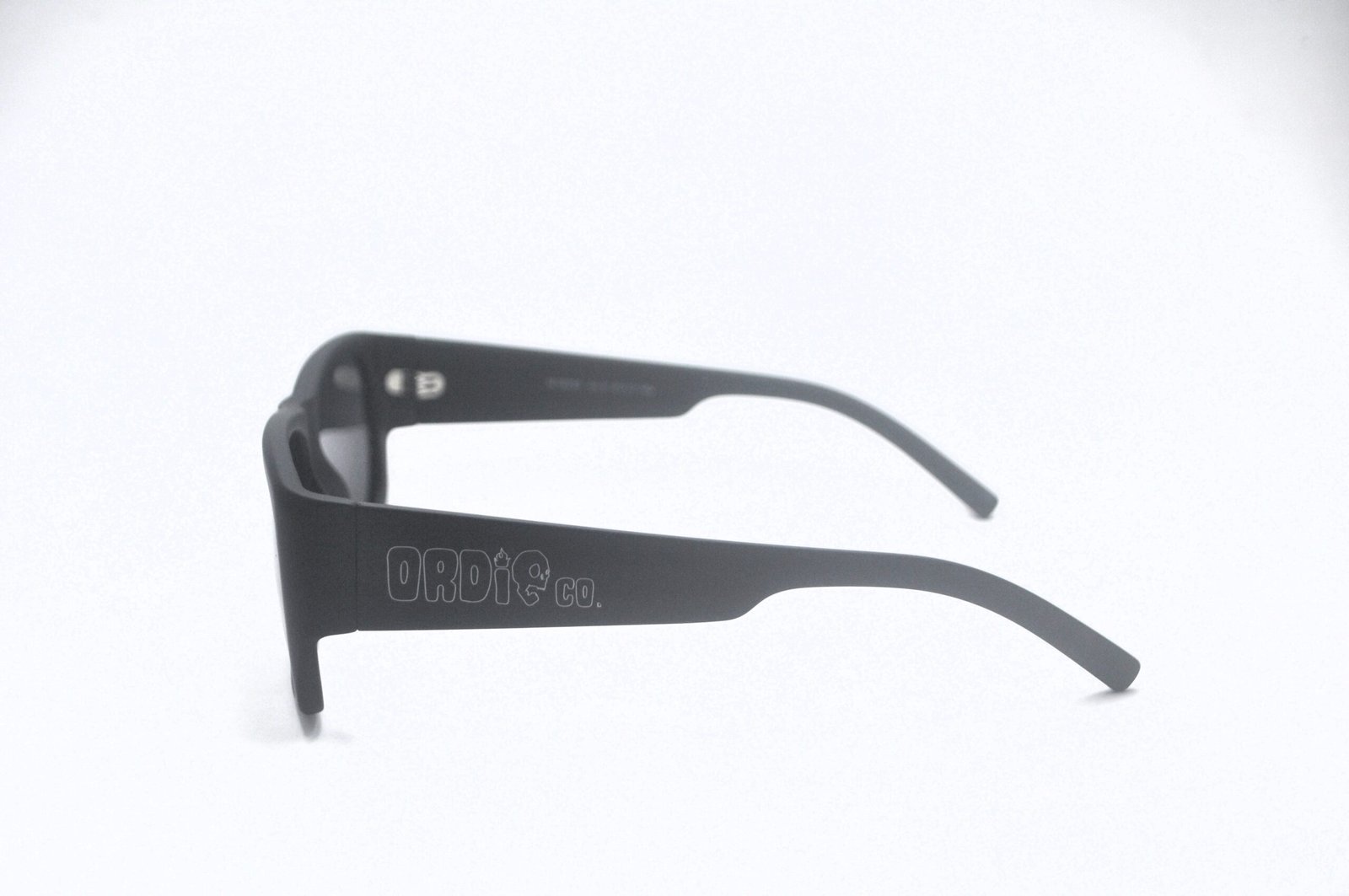Óculos de Sol Preto Fosco com Lente Gray Polarized MT8658 166 - Imagem 11