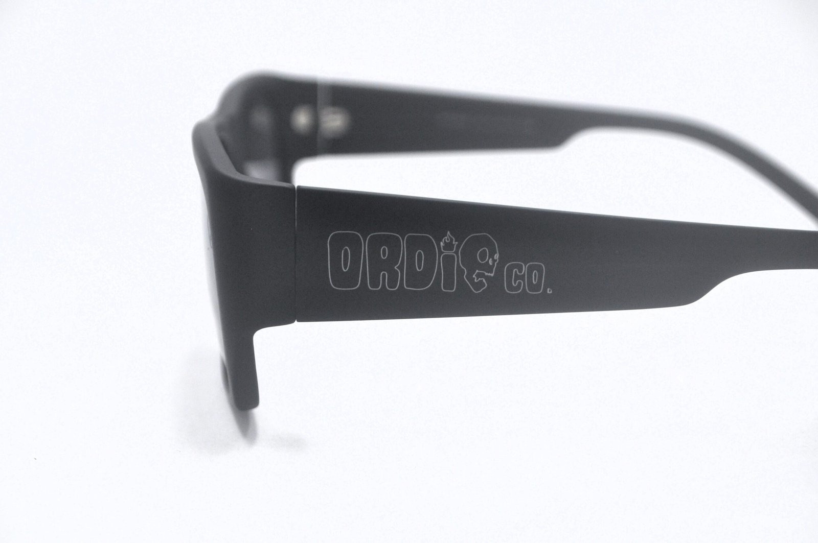Óculos de Sol Preto Fosco com Lente Gray Polarized MT8658 166 - Imagem 5