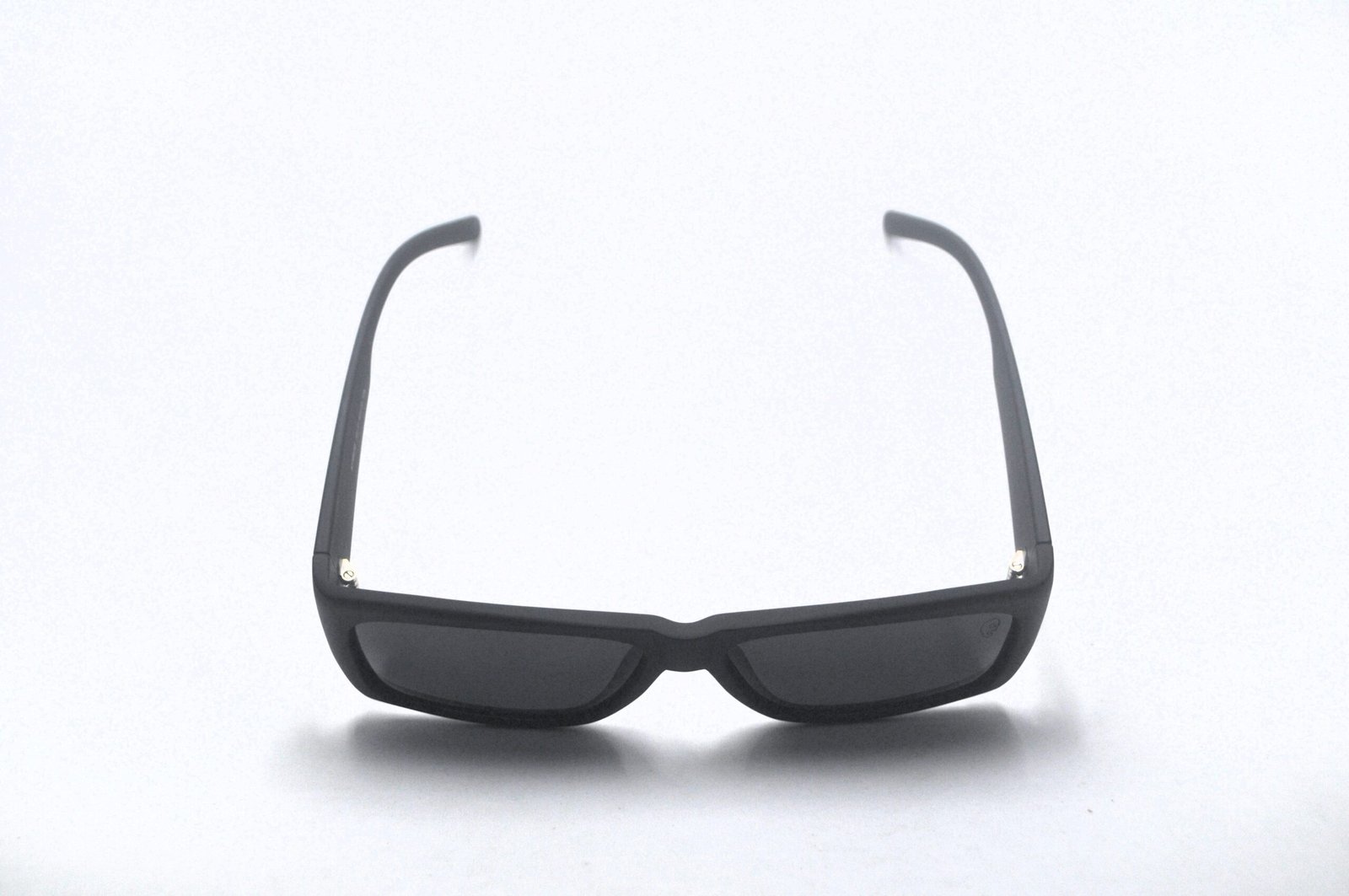 Óculos de Sol Preto Fosco com Lente Gray Polarized MT8658 166 - Imagem 6