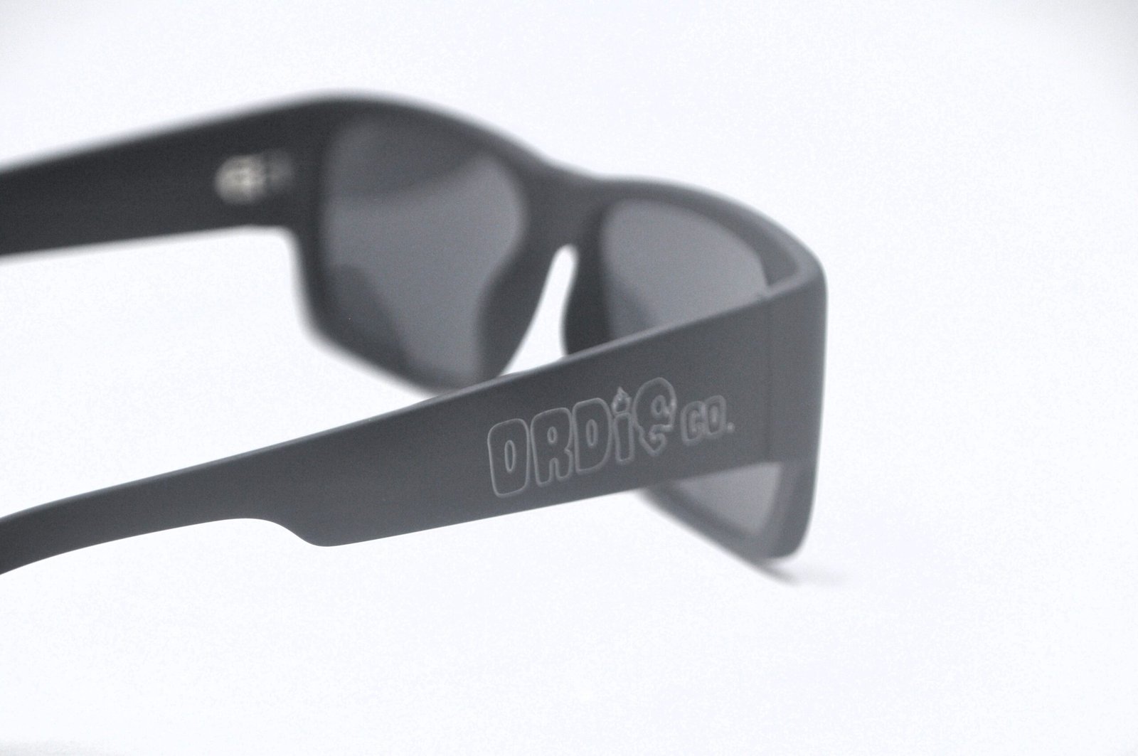 Óculos de Sol Preto Fosco com Lente Gray Polarized MT8658 166 - Imagem 8
