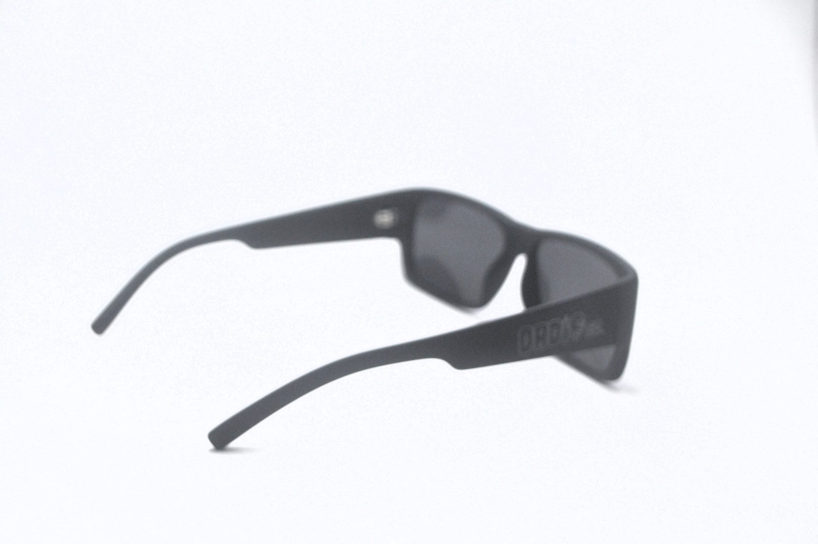 Óculos de Sol Preto Fosco com Lente Gray Polarized MT8658 166 - Imagem 9