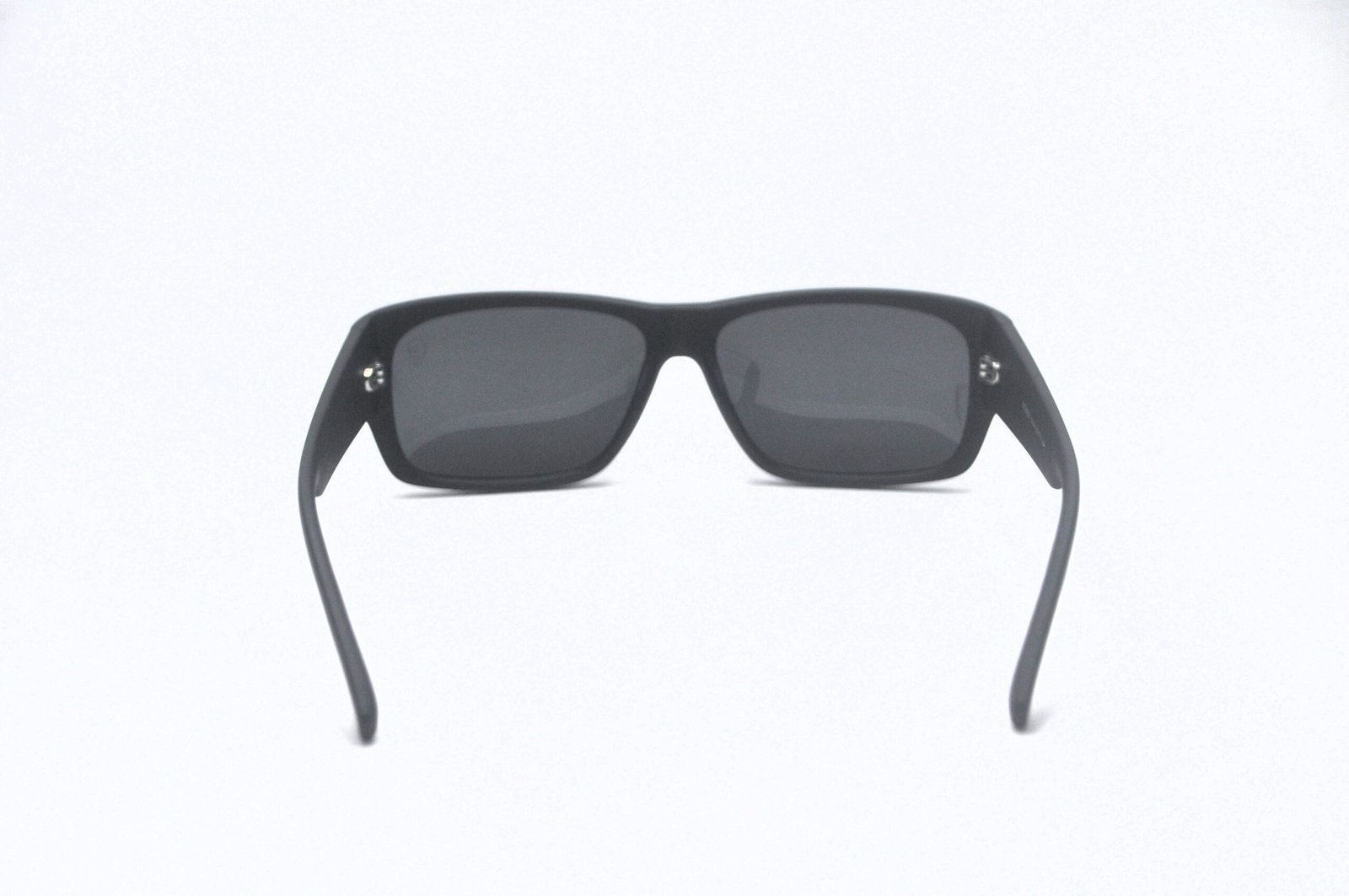 Óculos de Sol Preto Fosco com Lente Gray Polarized MT8658 166 - Imagem 10