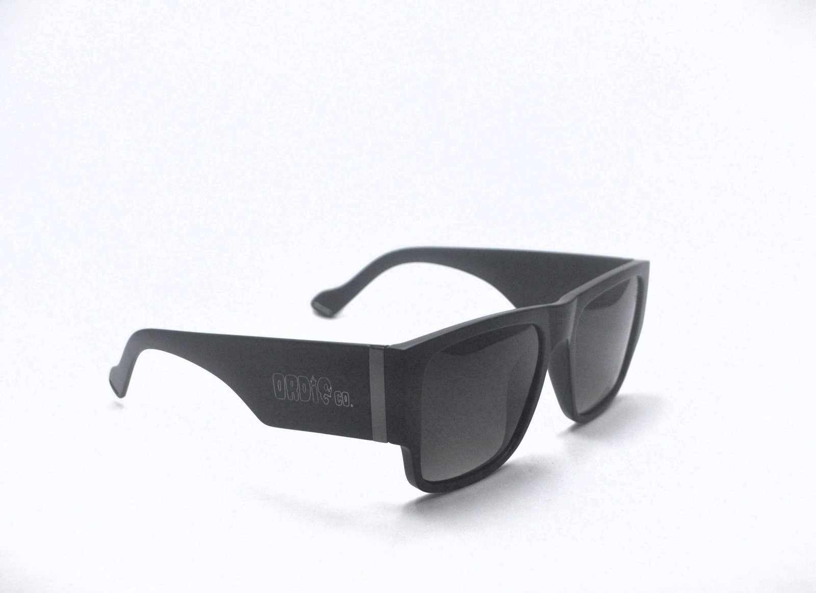Óculos de Sol Preto Brilho com Lente Gray Degradê Polarized MT8677 10-P55 - Imagem 9
