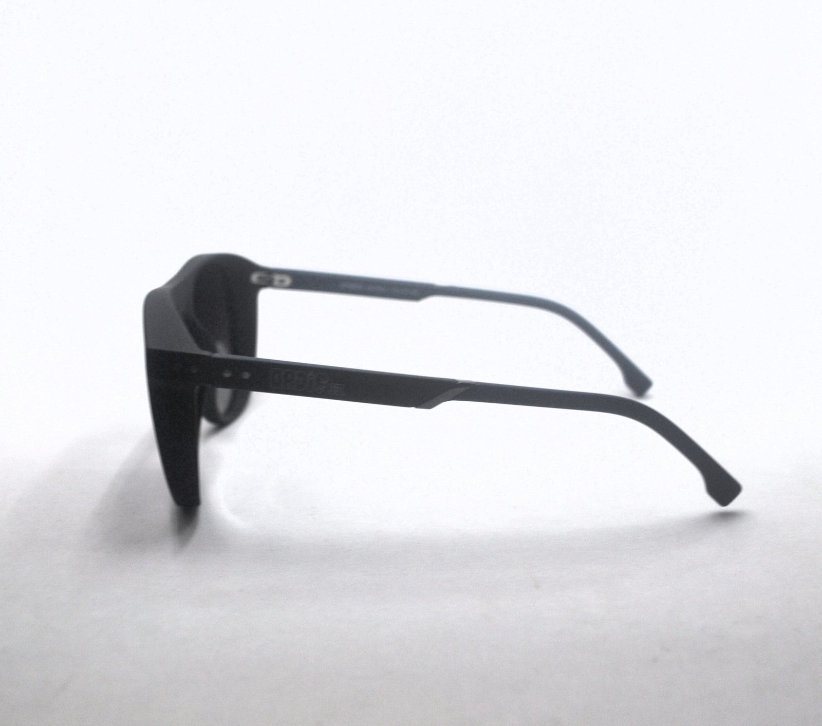 Óculos de Sol ORDIE ,Modelo : MT8678 166 Preto Fosco e Azul com Lente Gray Polarizado - Imagem 7
