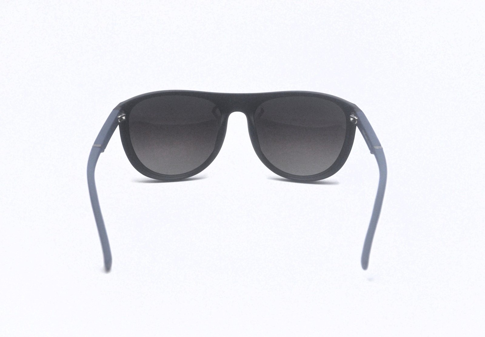 Óculos de Sol ORDIE ,Modelo : MT8678 166 Preto Fosco e Azul com Lente Gray Polarizado - Imagem 9